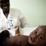 RS33406_RS33407_0906_Nigeria_Midwife_34
