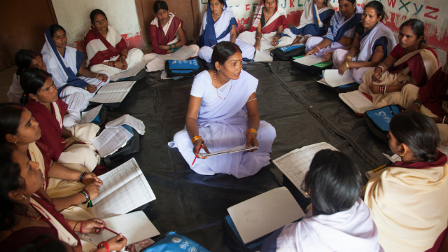 Auxilliary Nurse & Midwife Supriya Kumari conducts a meeting of Frontline Health Workers